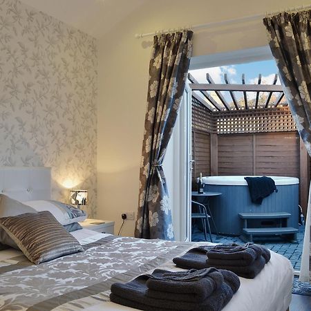Oswald Lodge Llanon Buitenkant foto
